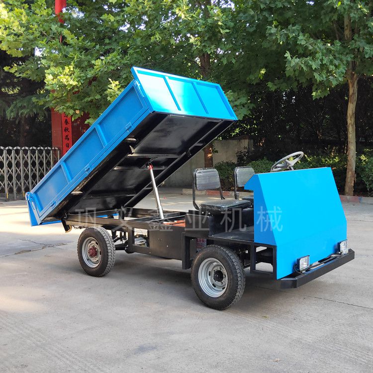 加長加寬四輪電動平板車成為企業(yè)搬運(yùn)新寵兒